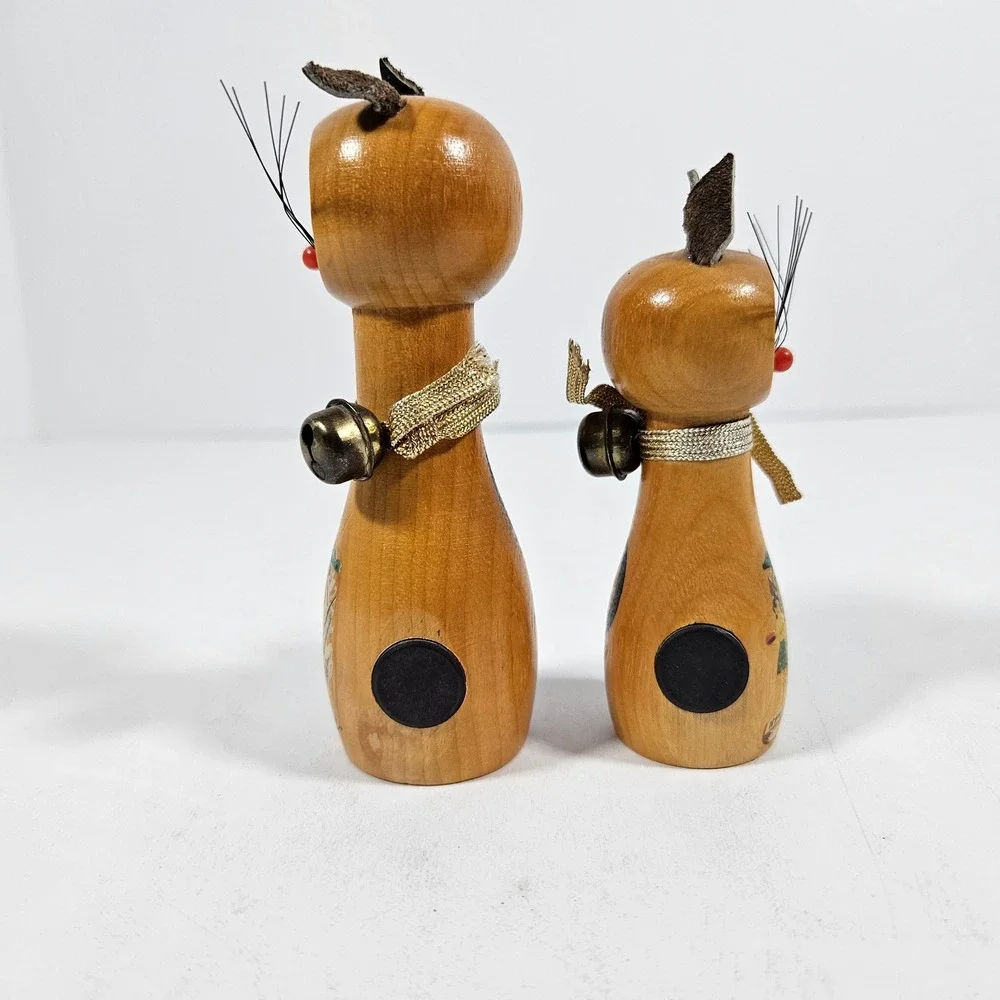 Vintage Jamaica Wood Magnetic Cat Salt & Pepper Shakers Mid Century Souvenir Set